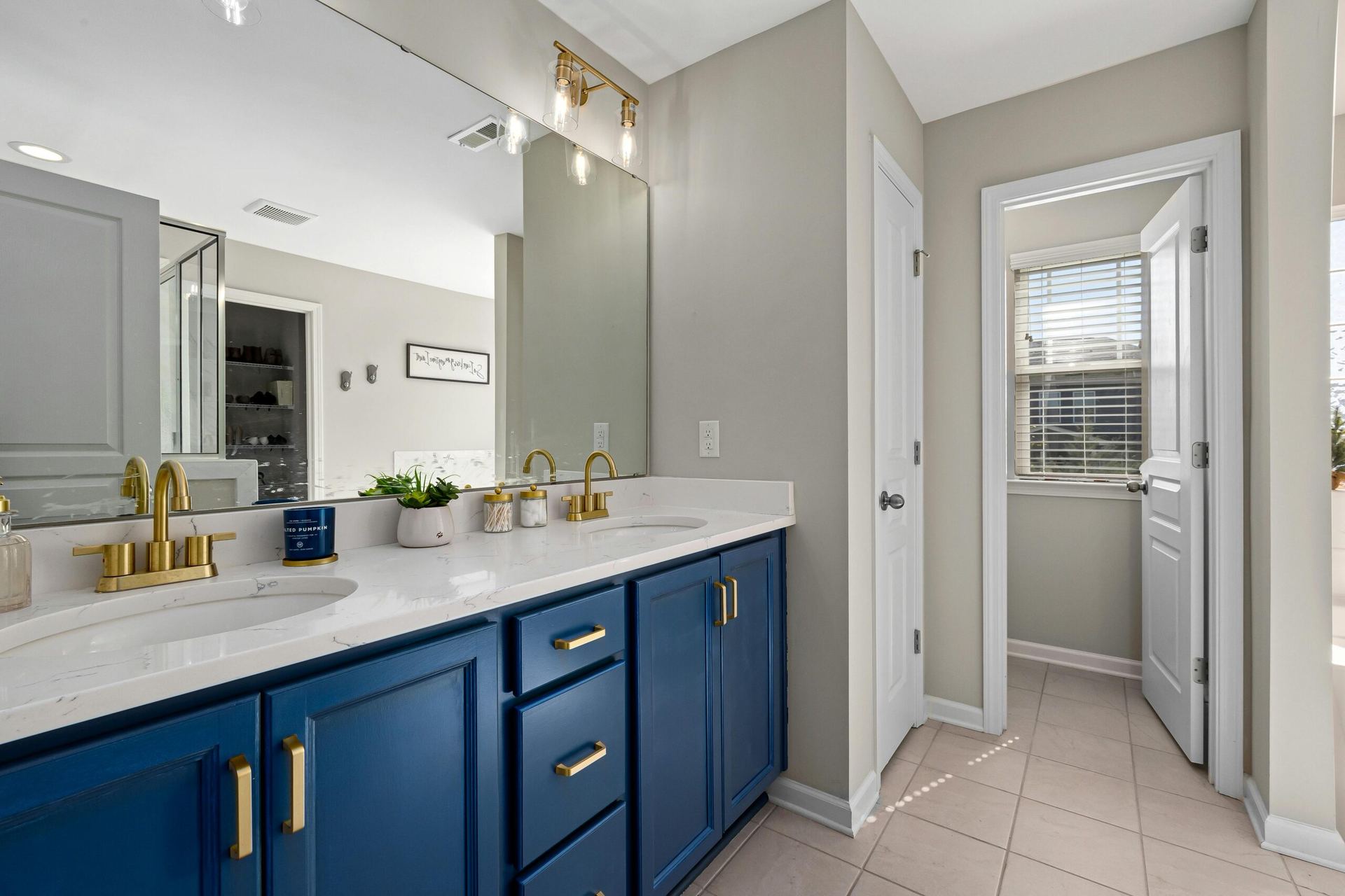 Home with a room addition in Dallas Texas by ALC Construction Pros